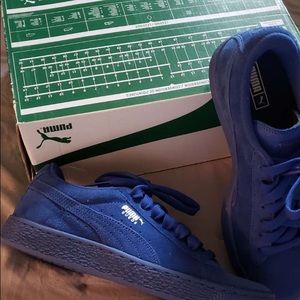 Monaco blue suede pumas